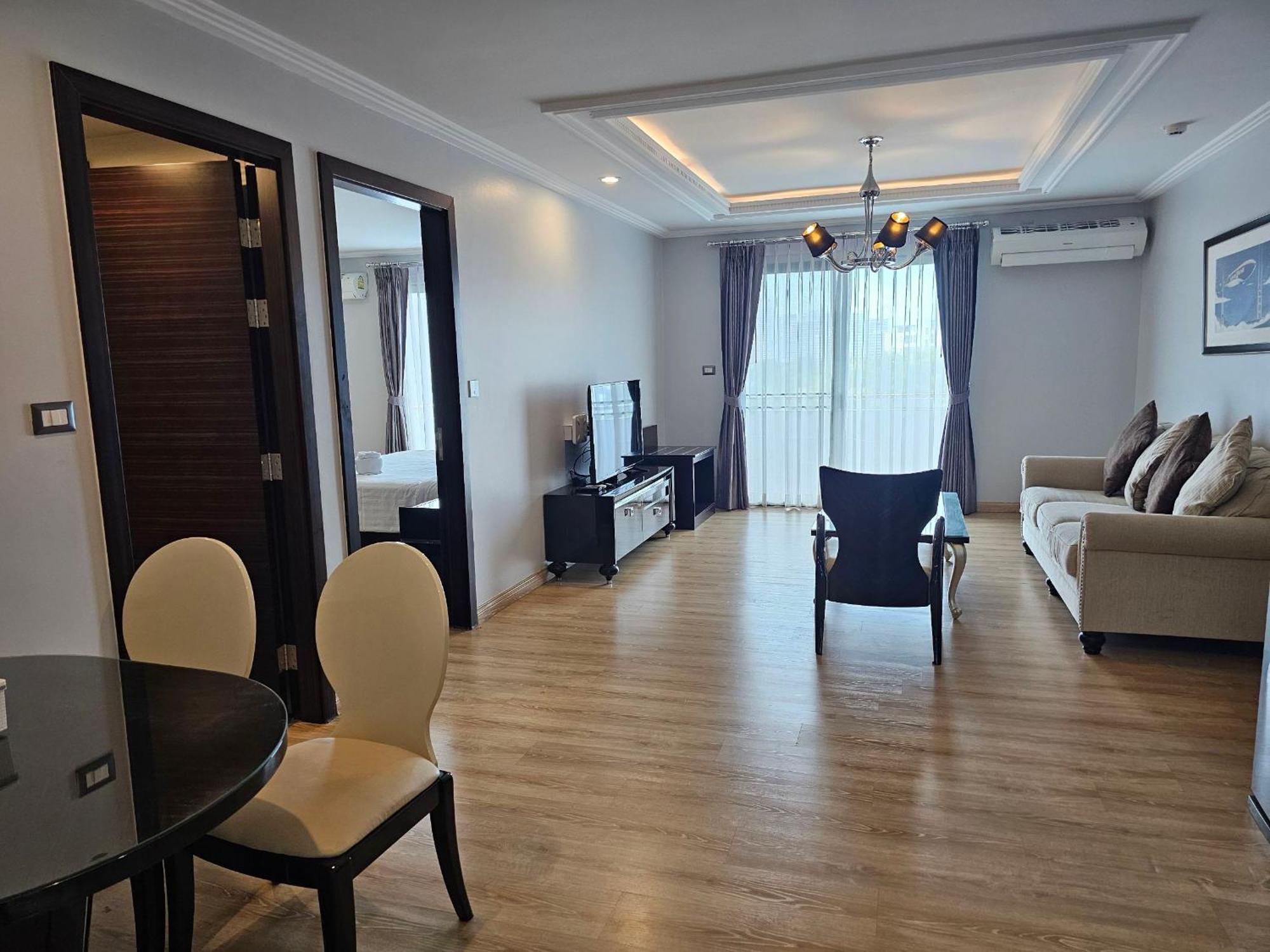 Sirin Exclusive Hotel And Residence Pattaya Exteriör bild